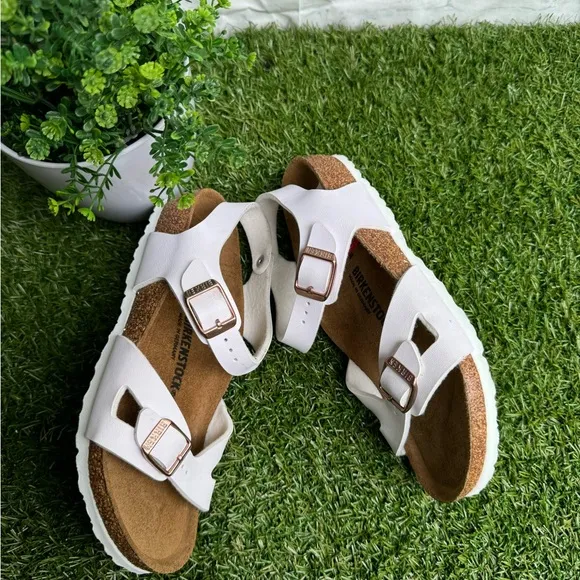 Birkenstock white Rio Kids White Sandals size 33 Us 2 brand new