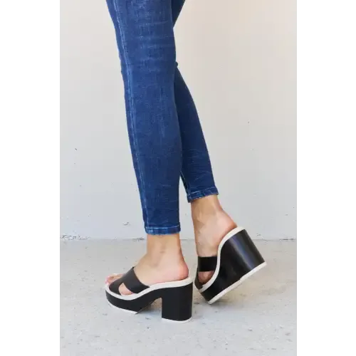 Cherish Contrast Platform Sandals for Stylish Summer Moments