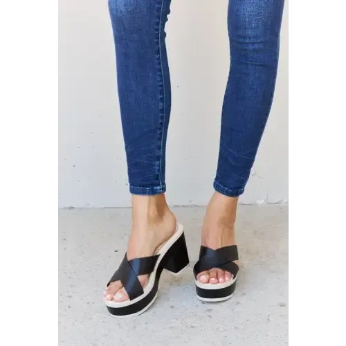 Cherish Contrast Platform Sandals for Stylish Summer Moments