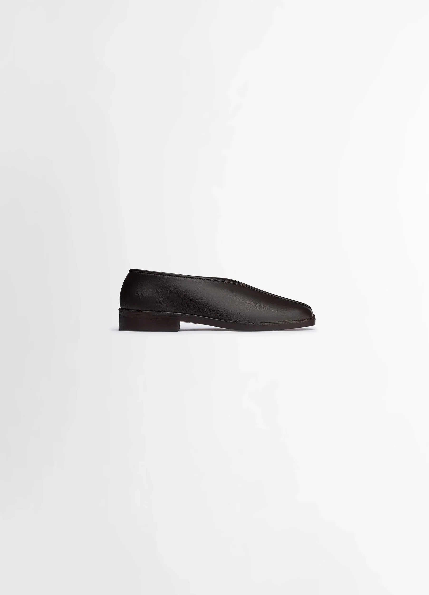 FLAT PIPED SLIPPERS