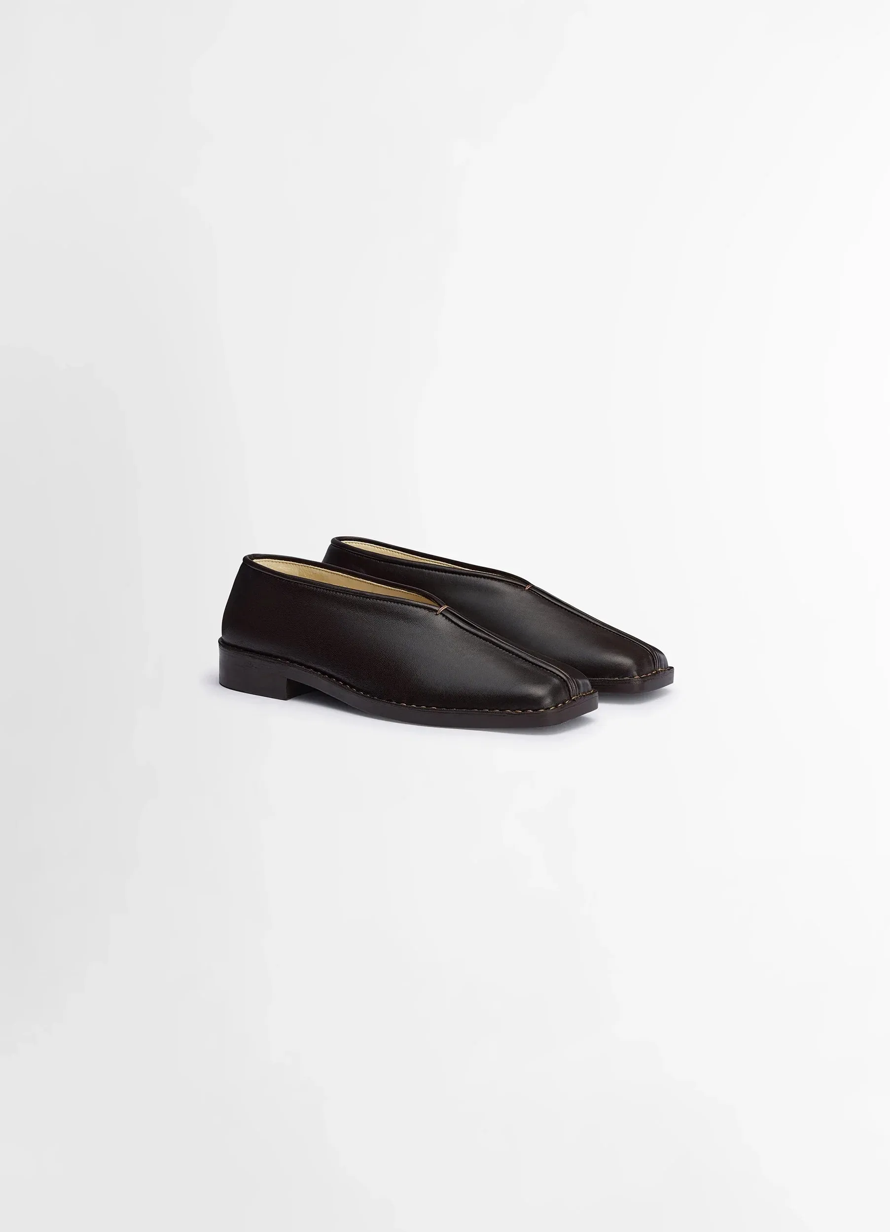 FLAT PIPED SLIPPERS
