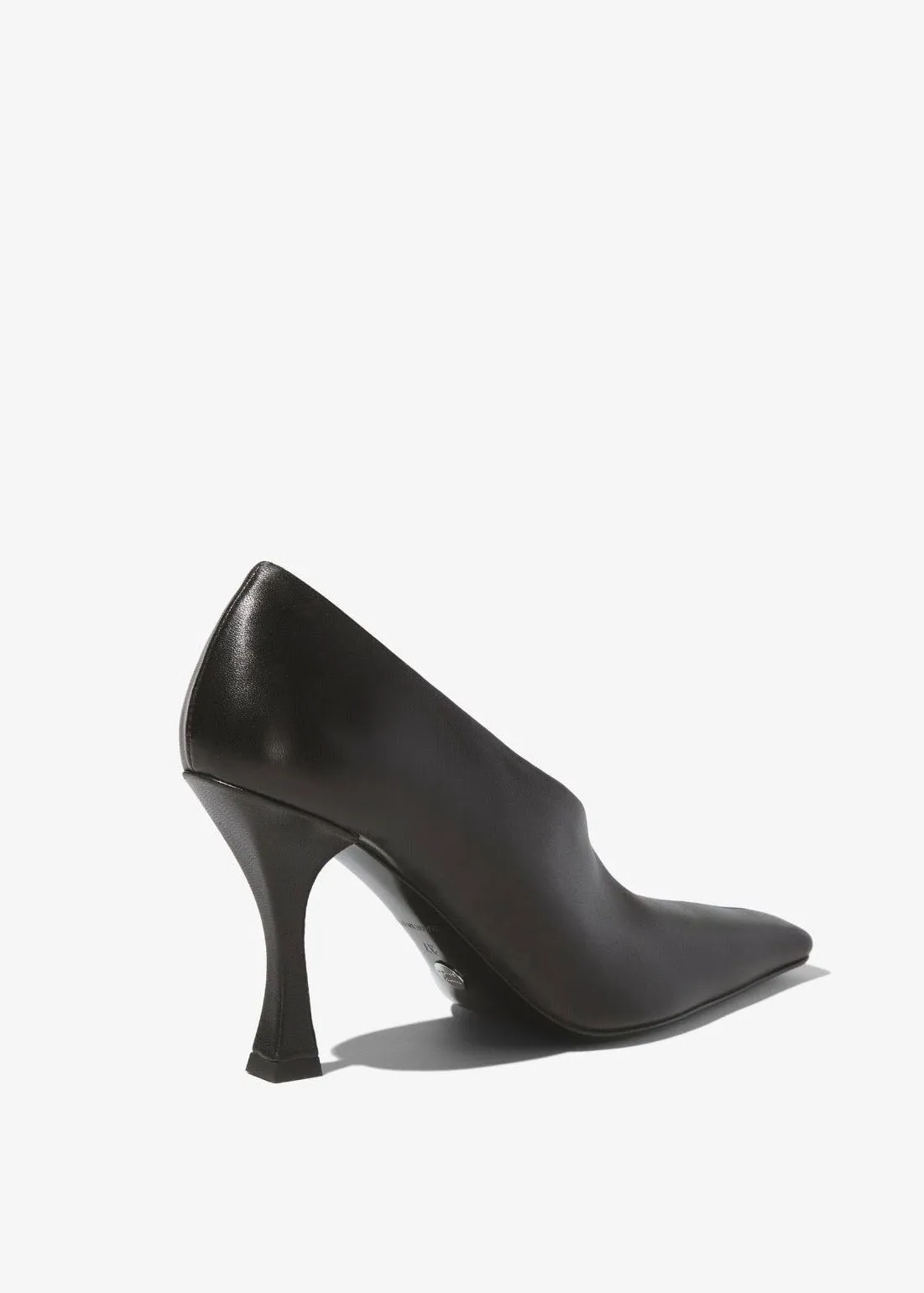 Trap Pumps (Black)